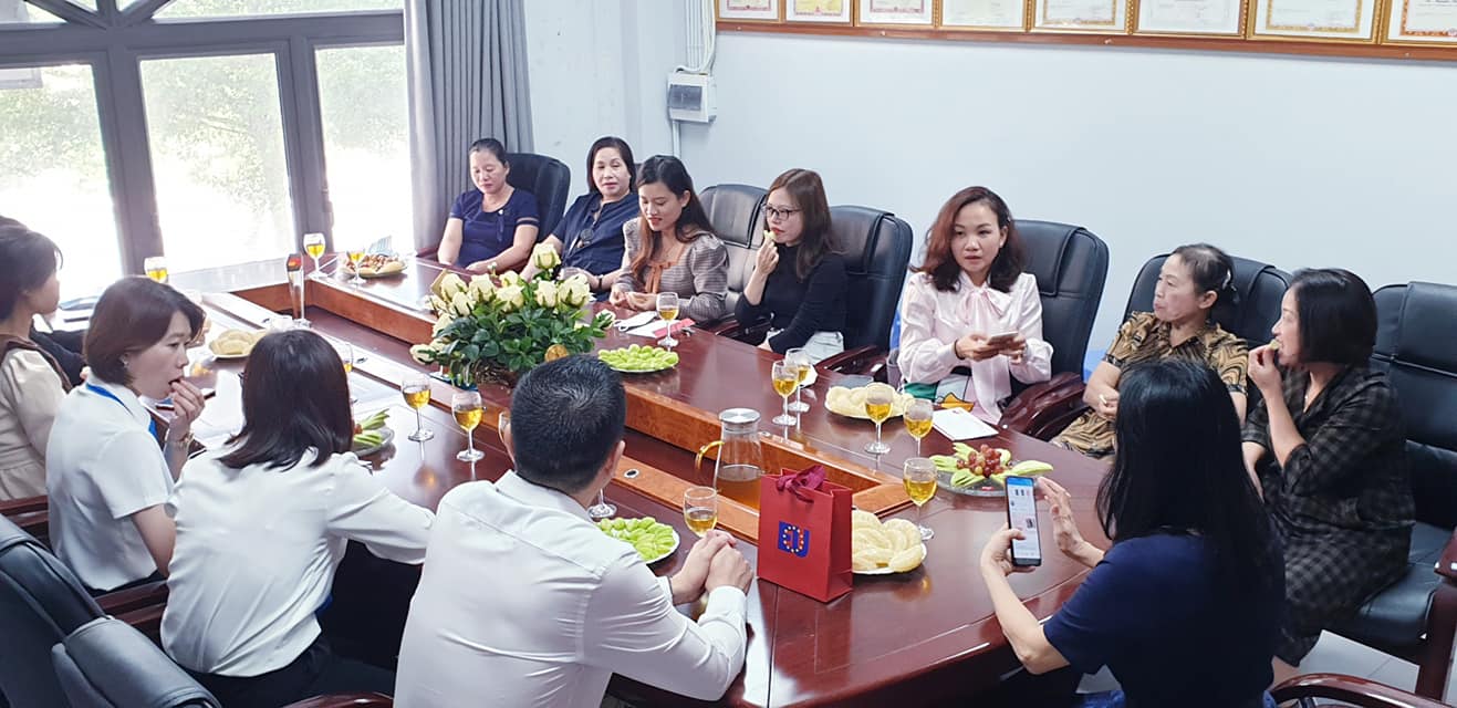 Hãng Taxi Long Biên chào mừng ngày phụ nữ Việt Nam 20/10