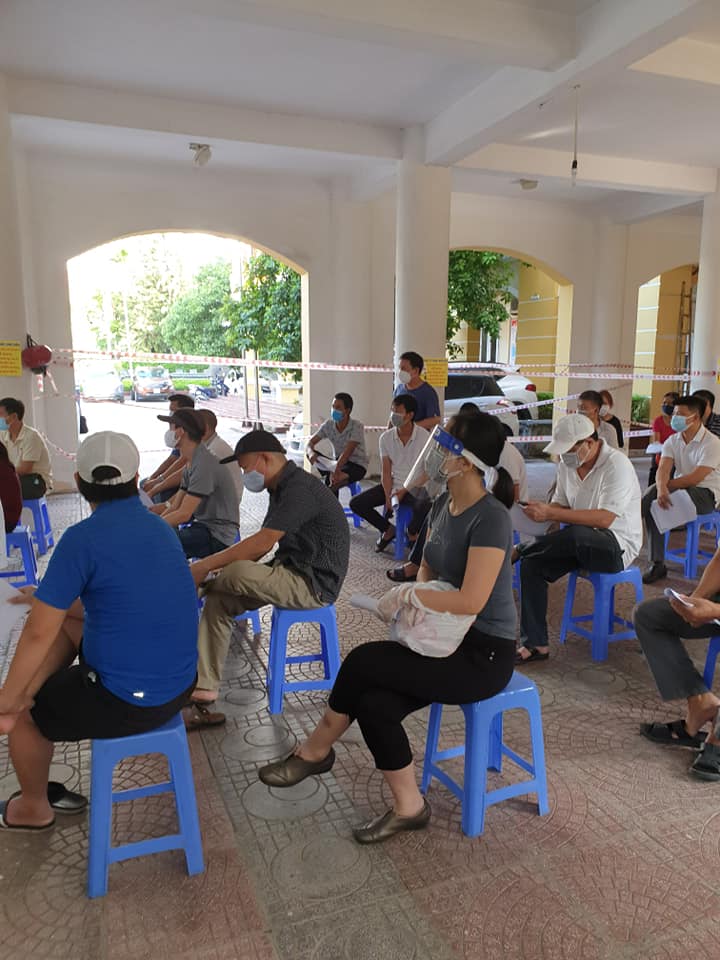 Taxi Long Biên hoàn thành tiêm vacxin