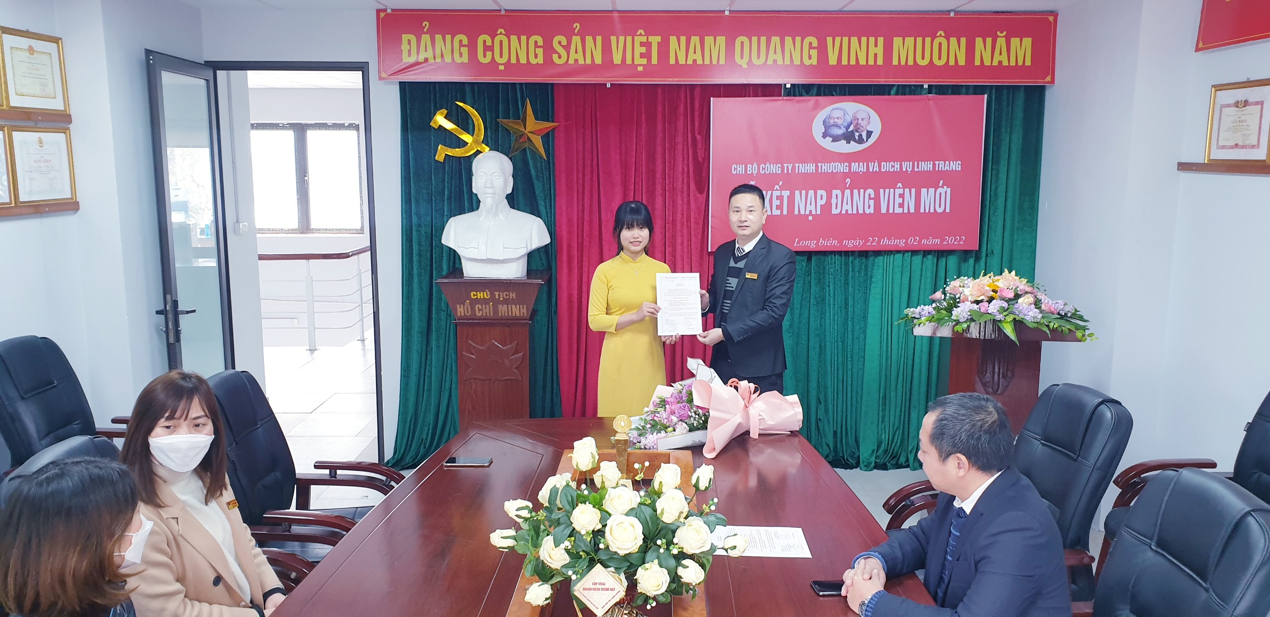 LỄ KẾT NẠP ĐẢNG VIÊN MỚI